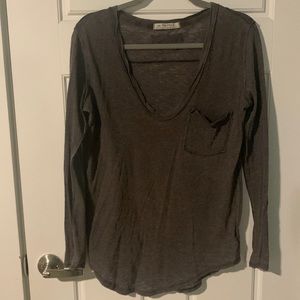 Relaxed fit long sleeve, great basics for a capsule wardrobe